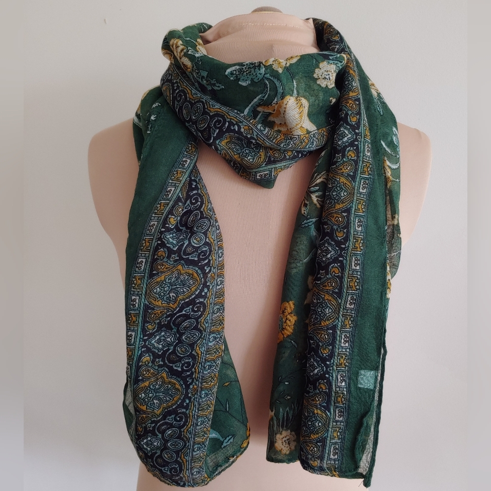 🍀Challis Floral Green Scarf/Wrap